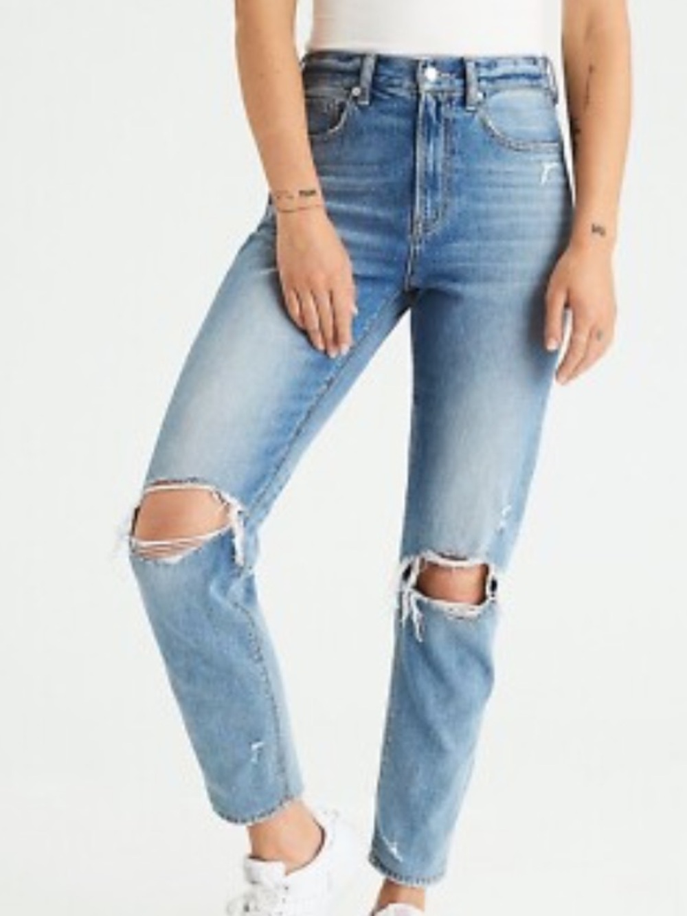 AMERICAN EAGLE Outfitters Light Blue Ripped Knee Mom Denim Jeans Size 000 - Picture 2 of 8